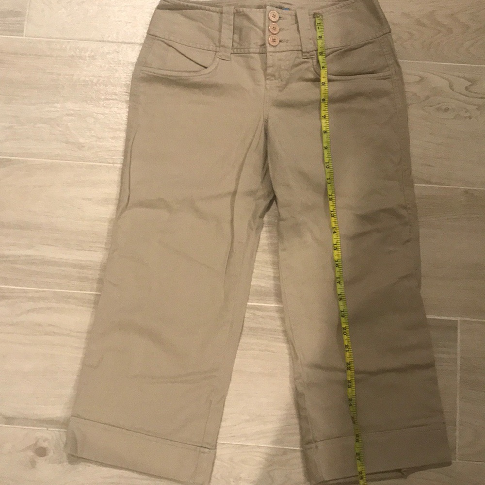 Capris - Picture 3 of 5